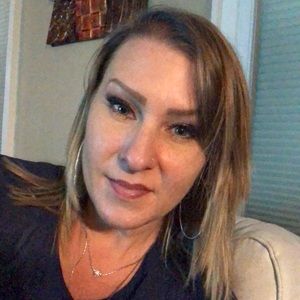 Meet your Posher, Stefanie